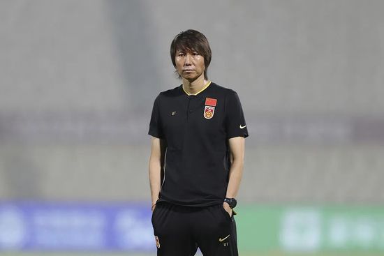 美女露100%尿口